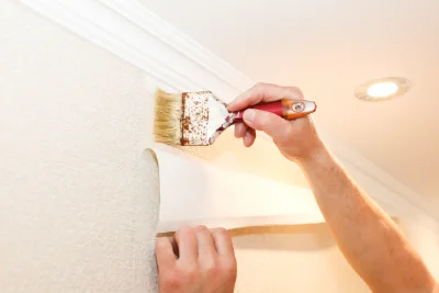 Pose de papier peint à Montdauphin — revêtements muraux et toiles de verre